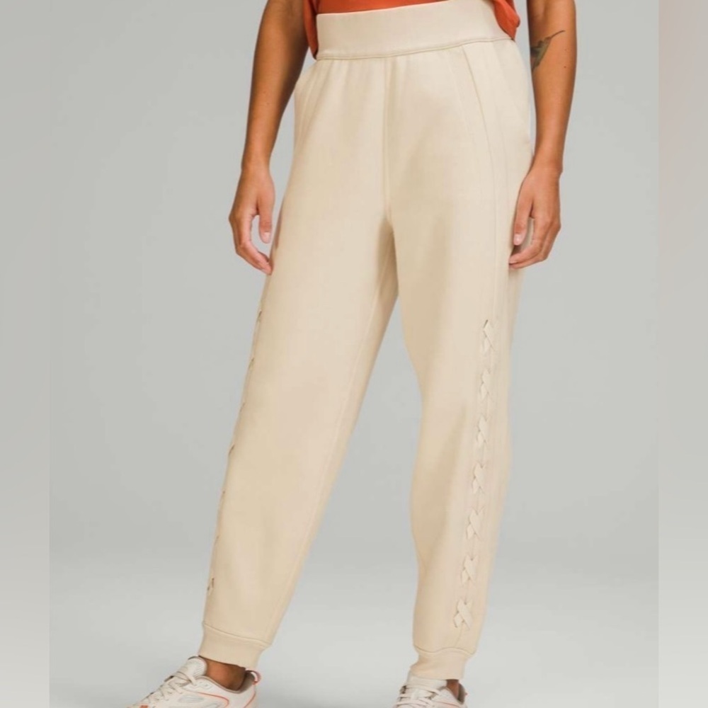 Lululemon sz 0 Braided Detail High-Rise Jogger White Opal Pants Lace-Up Detail